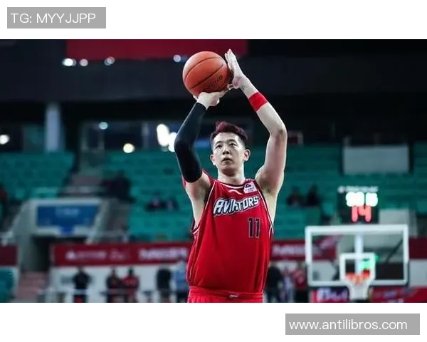 深圳足球队以94分领跑邀请赛积分榜展现强劲实力和团队合作精神