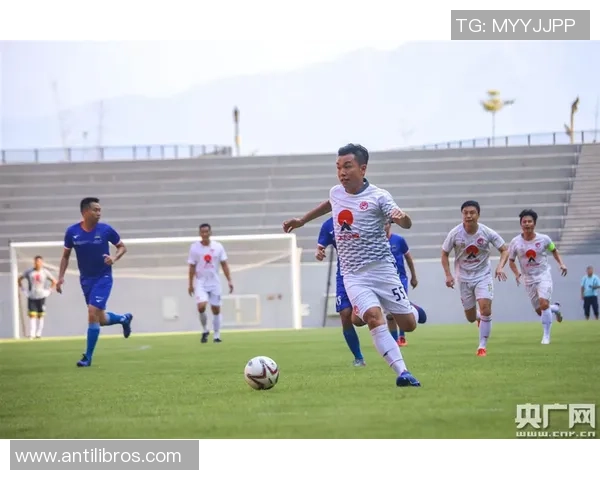 足球场上的闪耀之星:探讨大家心目中的足球明星与他们的魅力