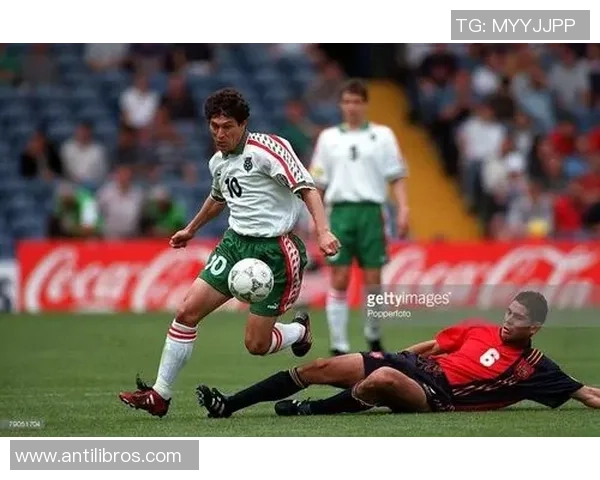 足球明星排名的标准与影响因素解析及其背后的评选机制探讨